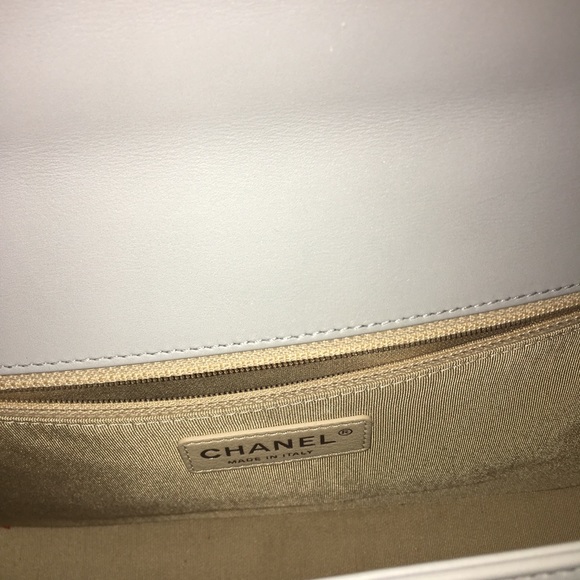100% authentic!! Chanel chevron grey patent - Picture 8 of 10